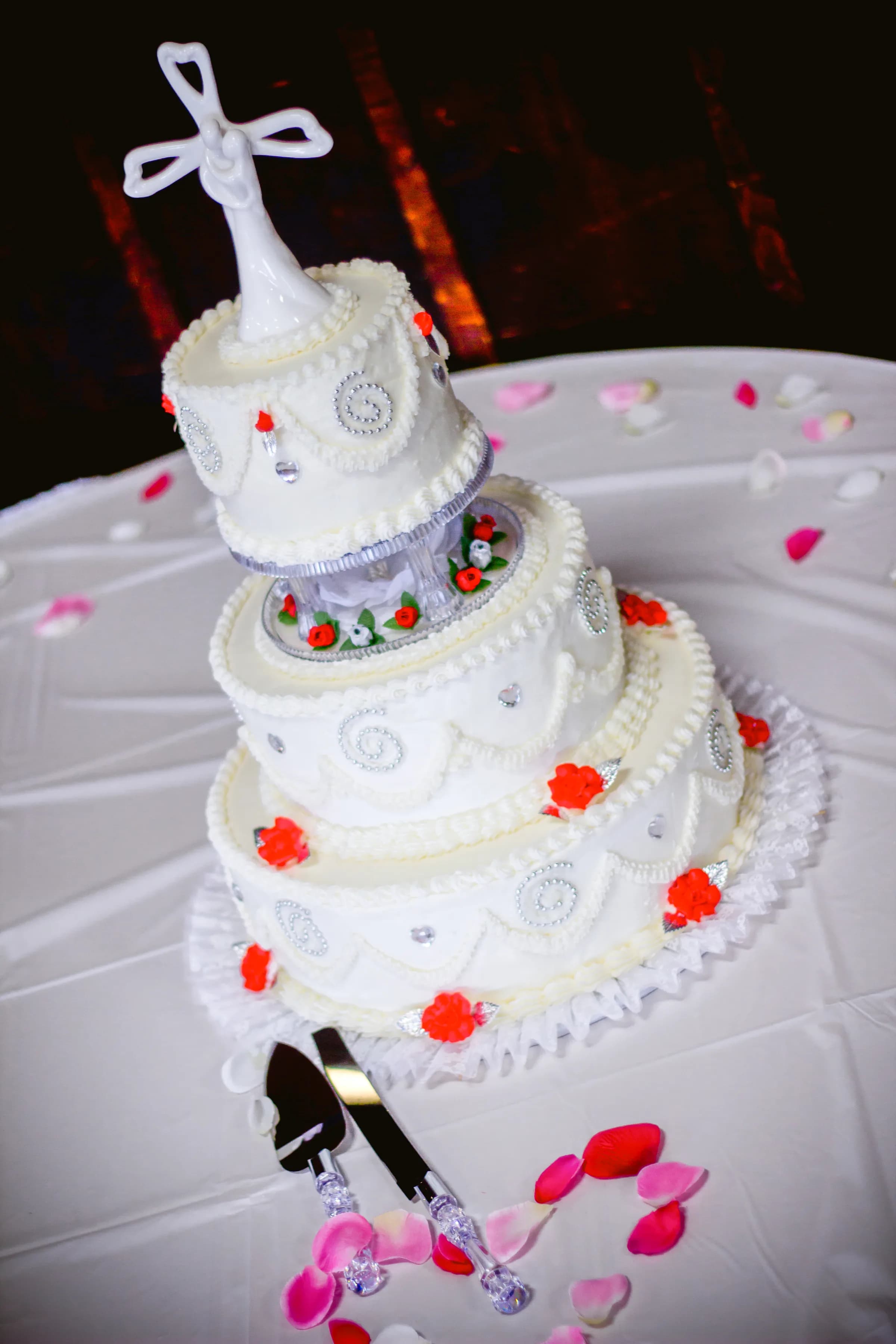 Myra & Josh — wide detail